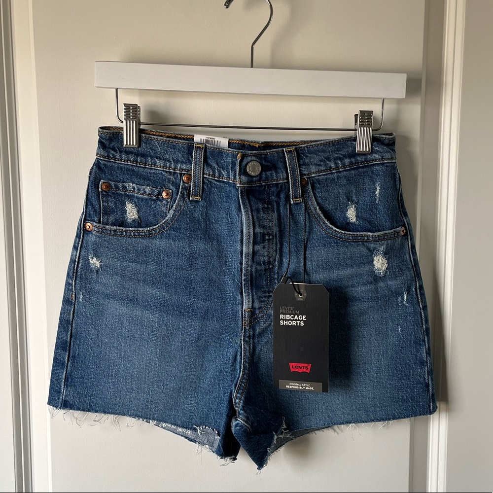 Levi’s Ribcage short in Jive Outlasted - medium wash - Picture 7 of 9